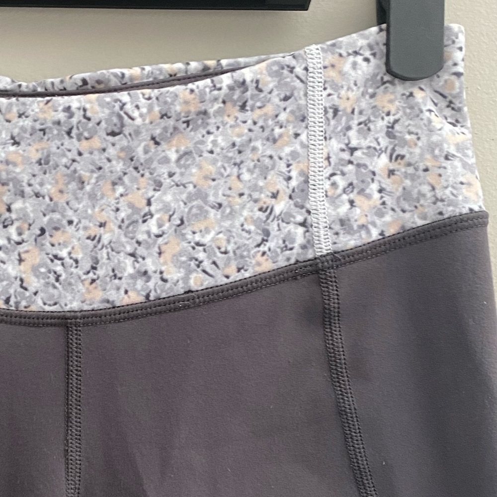 Lululemon Gather & Crow cropped leggings - Picture 4 of 11